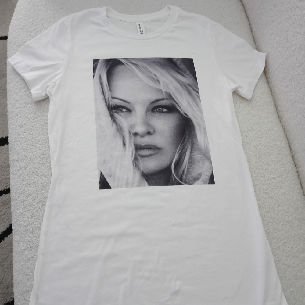 Pamela Anderson White Graphic Short Sleeve Tee